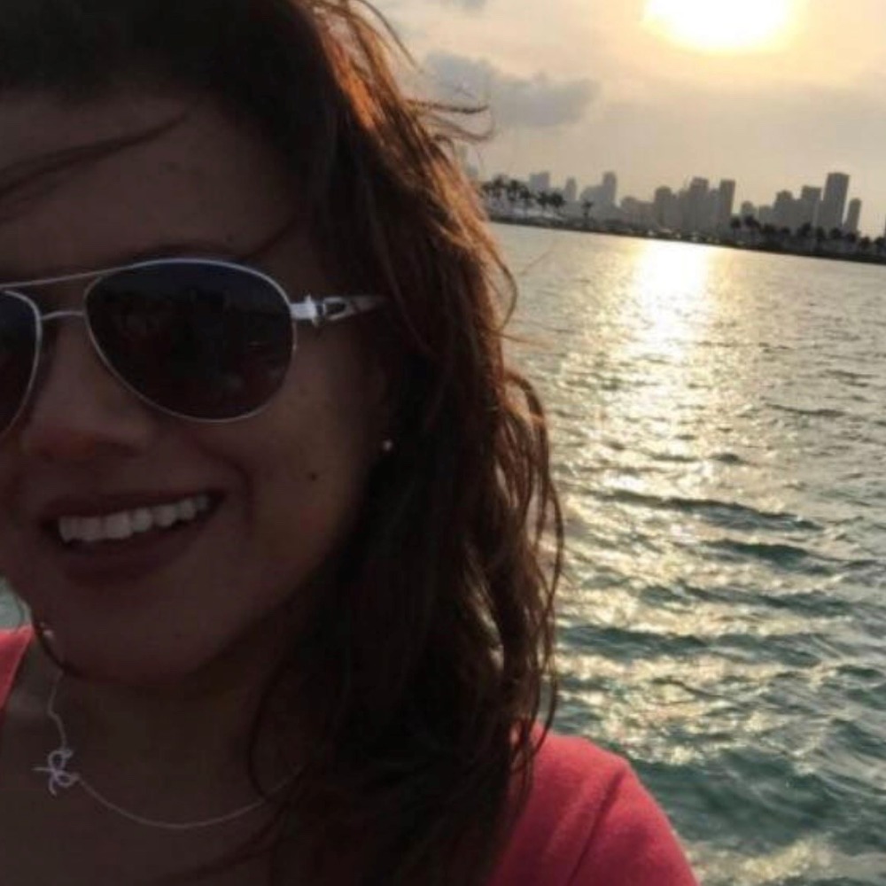 Meet your Posher, Adriana